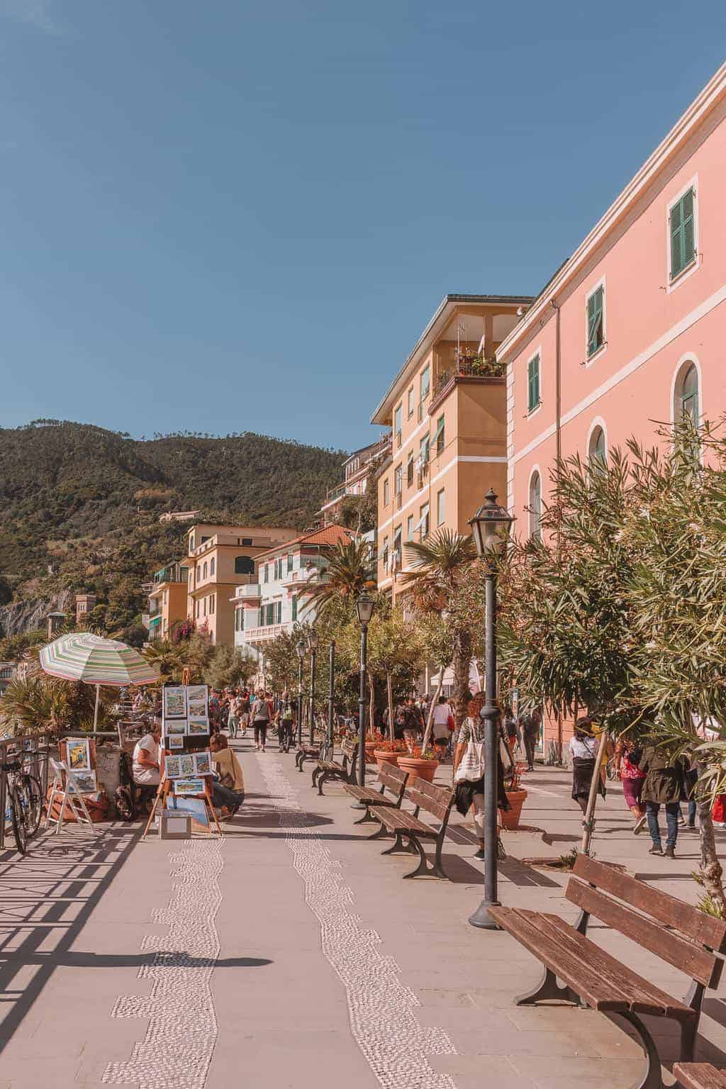 What to Do on a Day Trip to Cinque Terre from Florence #whatshotblog