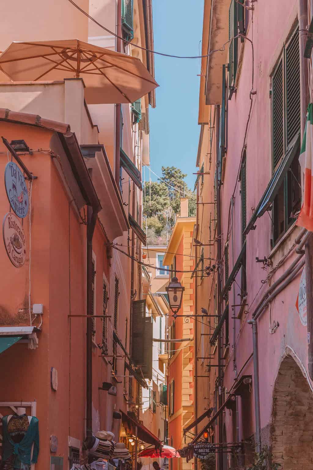 What to Do on a Day Trip to Cinque Terre from Florence #whatshotblog