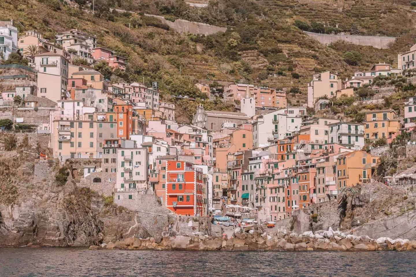 What to Do on a Day Trip to Cinque Terre from Florence #whatshotblog