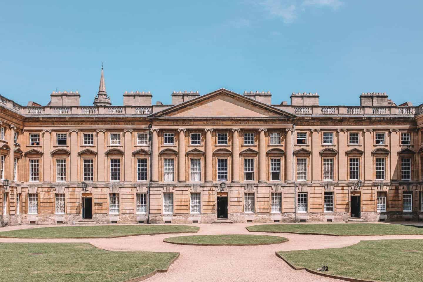 15 Things You Didn't Know About Christ Church, Oxford University - Peckwater Quad