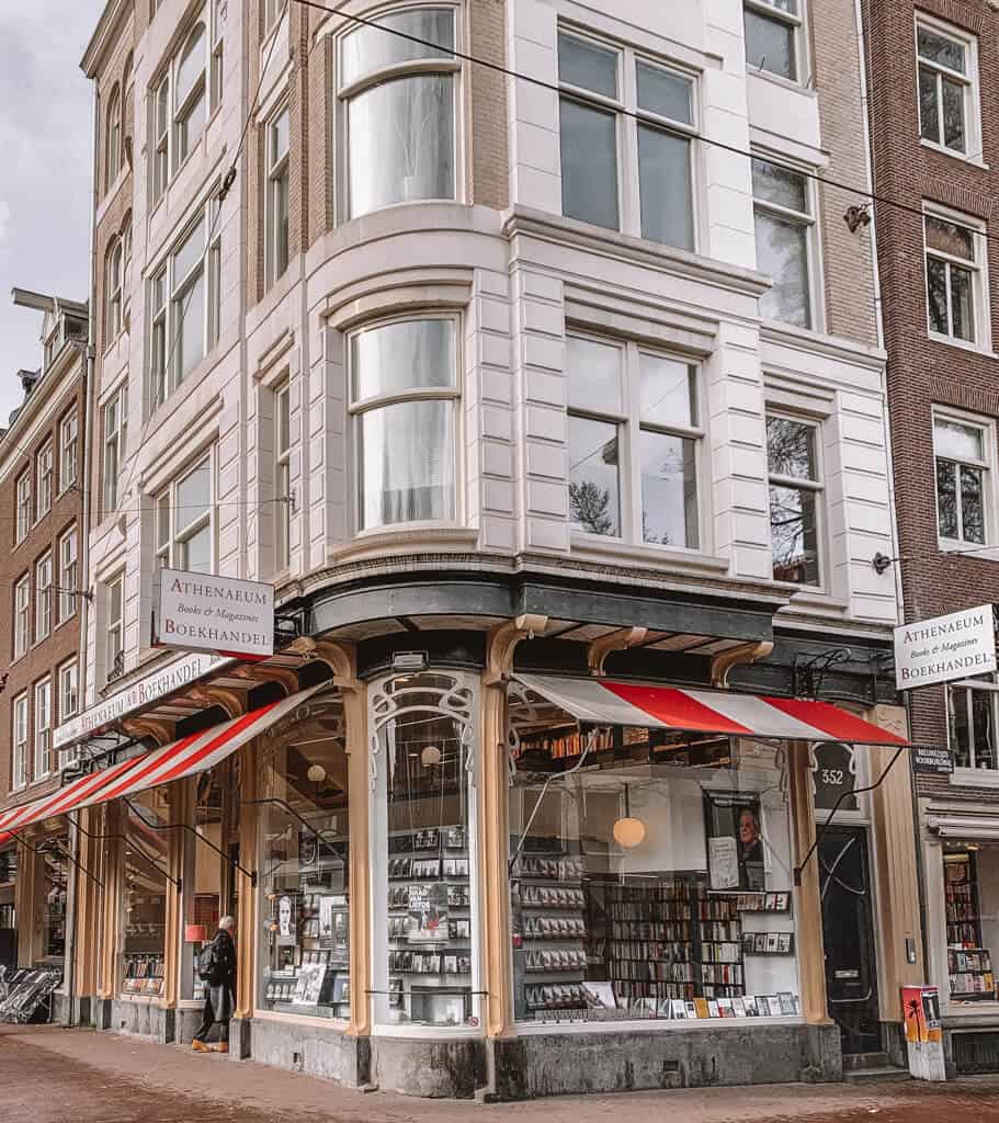 binnenplaats Verschillende goederen uitblinken Amsterdam Bookshops that Book Lovers Must Visit